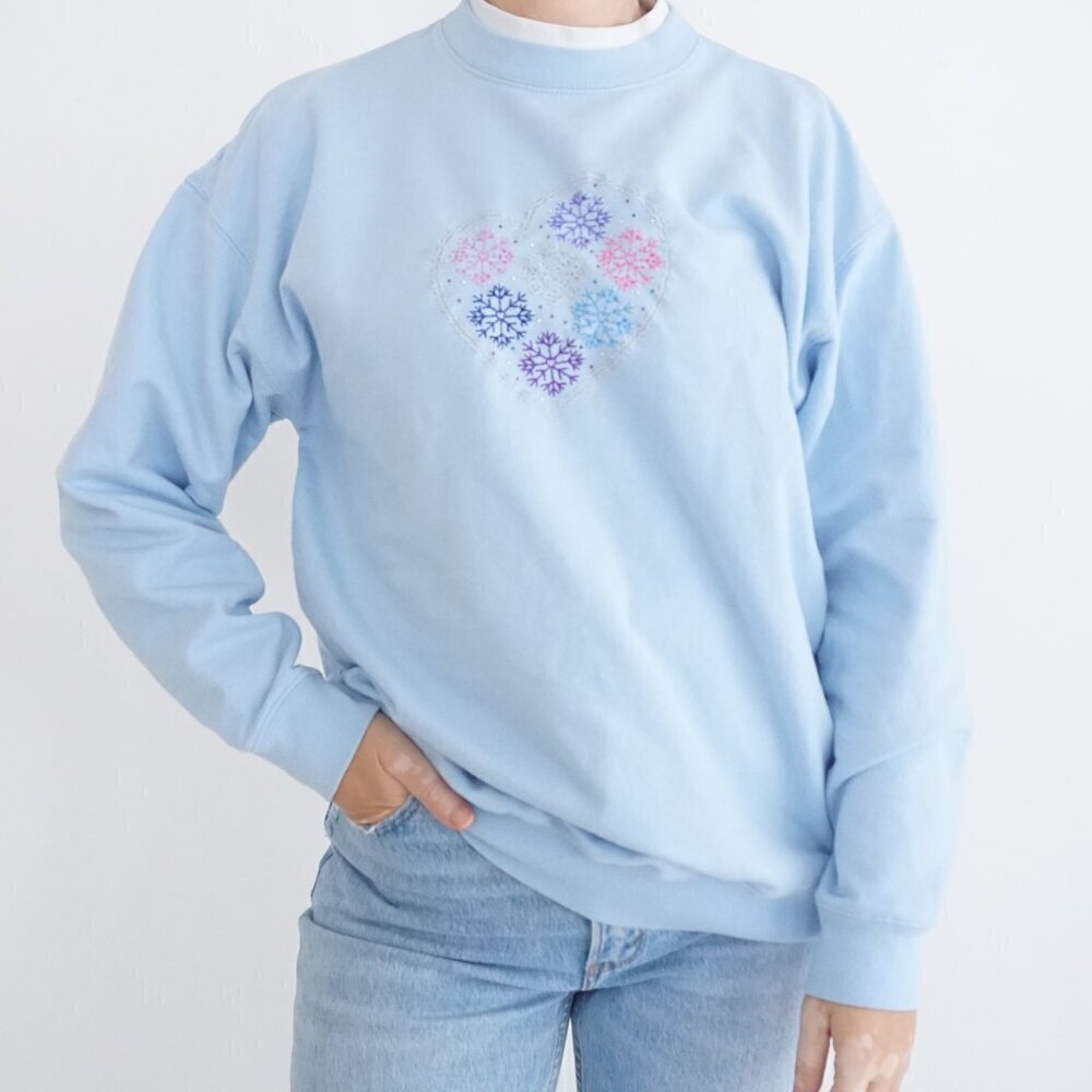 Vintage M&C Sportswear Blue Embroidered Snowflakes Crewneck Sweater Large